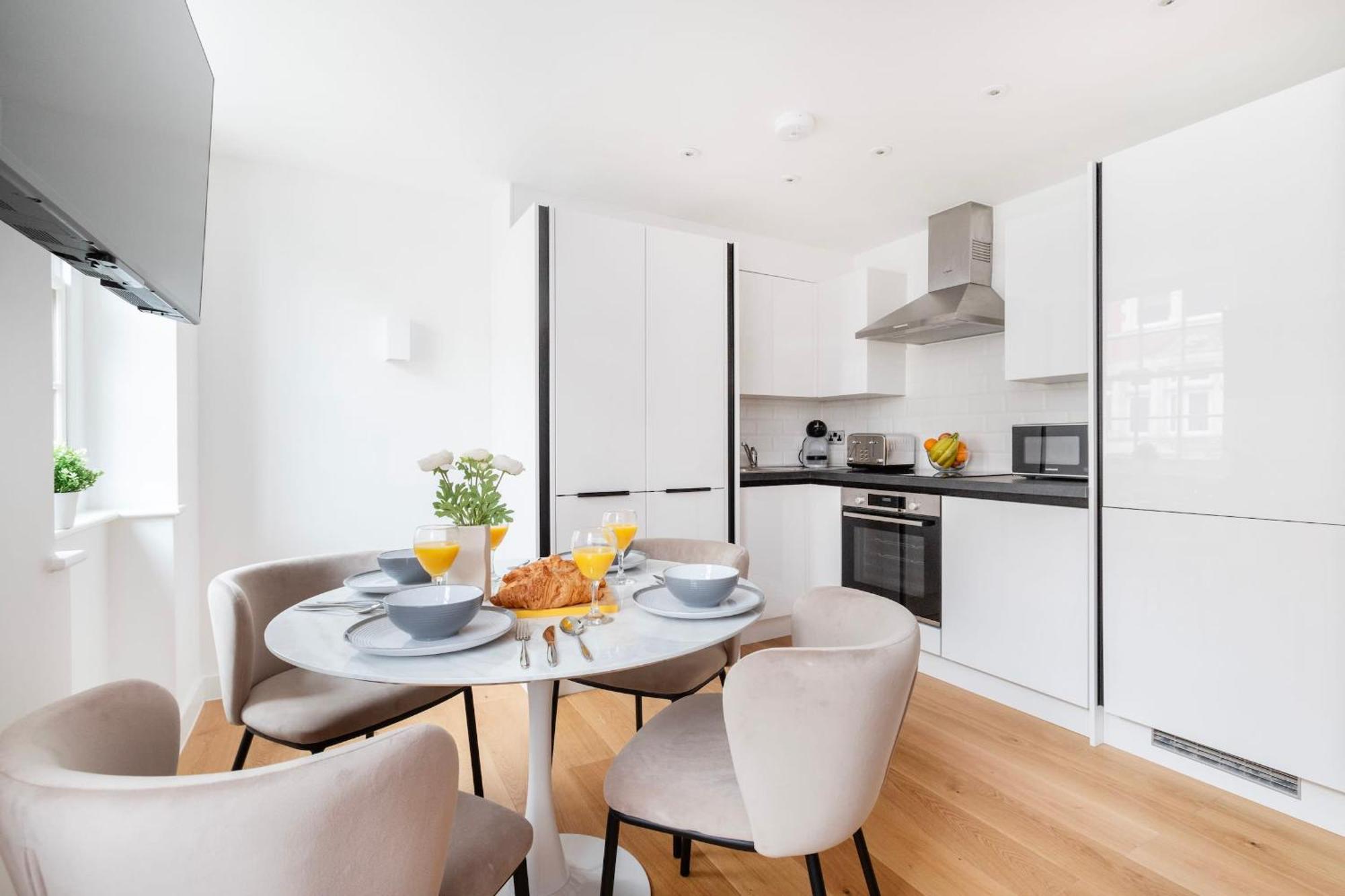 Fitzrovia With Balcony - Cityapartmentstay London Exterior foto